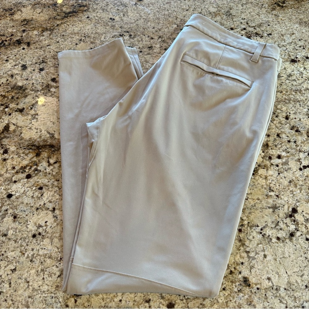 Men’s Lululemon Commission Pants